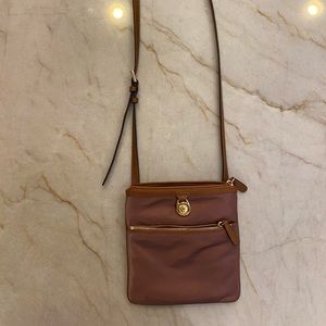 Michael Kors flat crossbody purse never used!